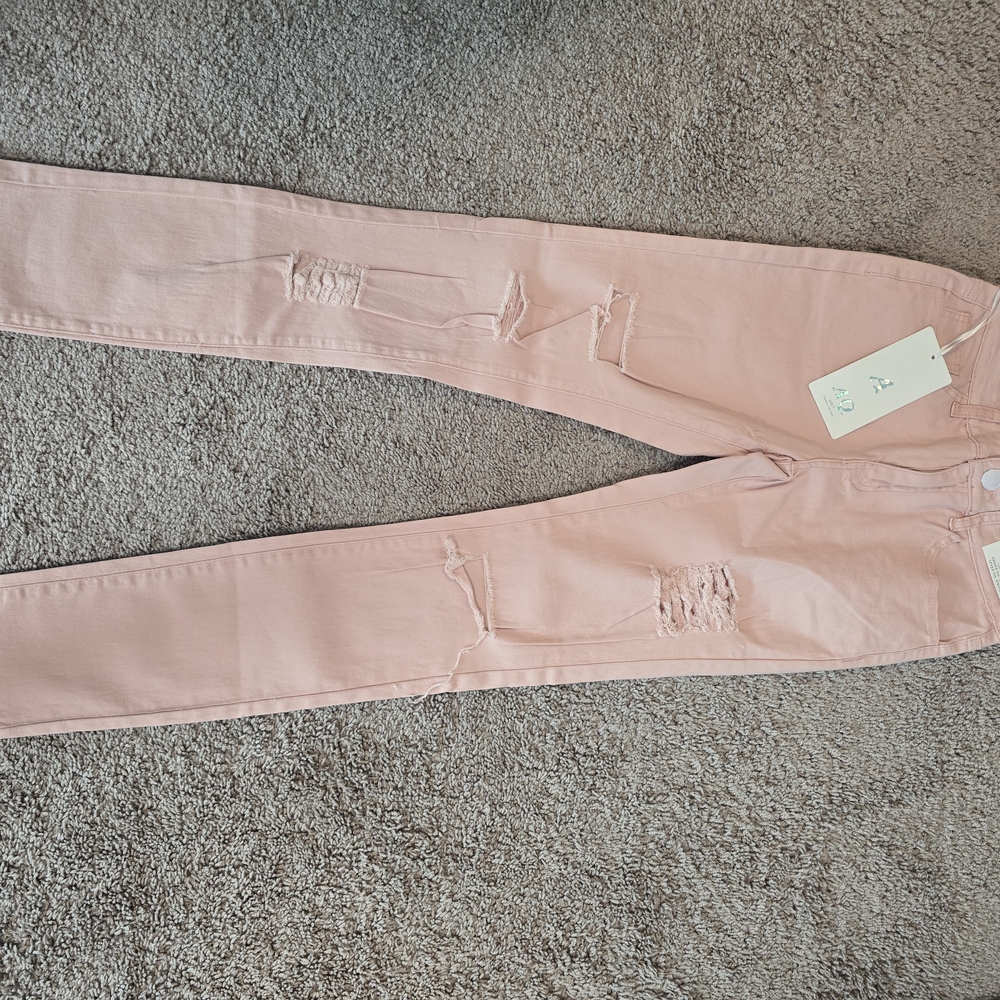 Chic Pink Distressed Skinny Jeans